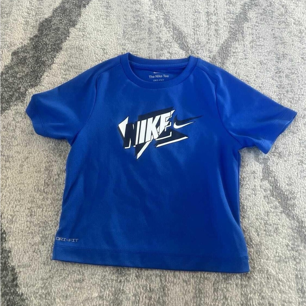 Nike T-shirt